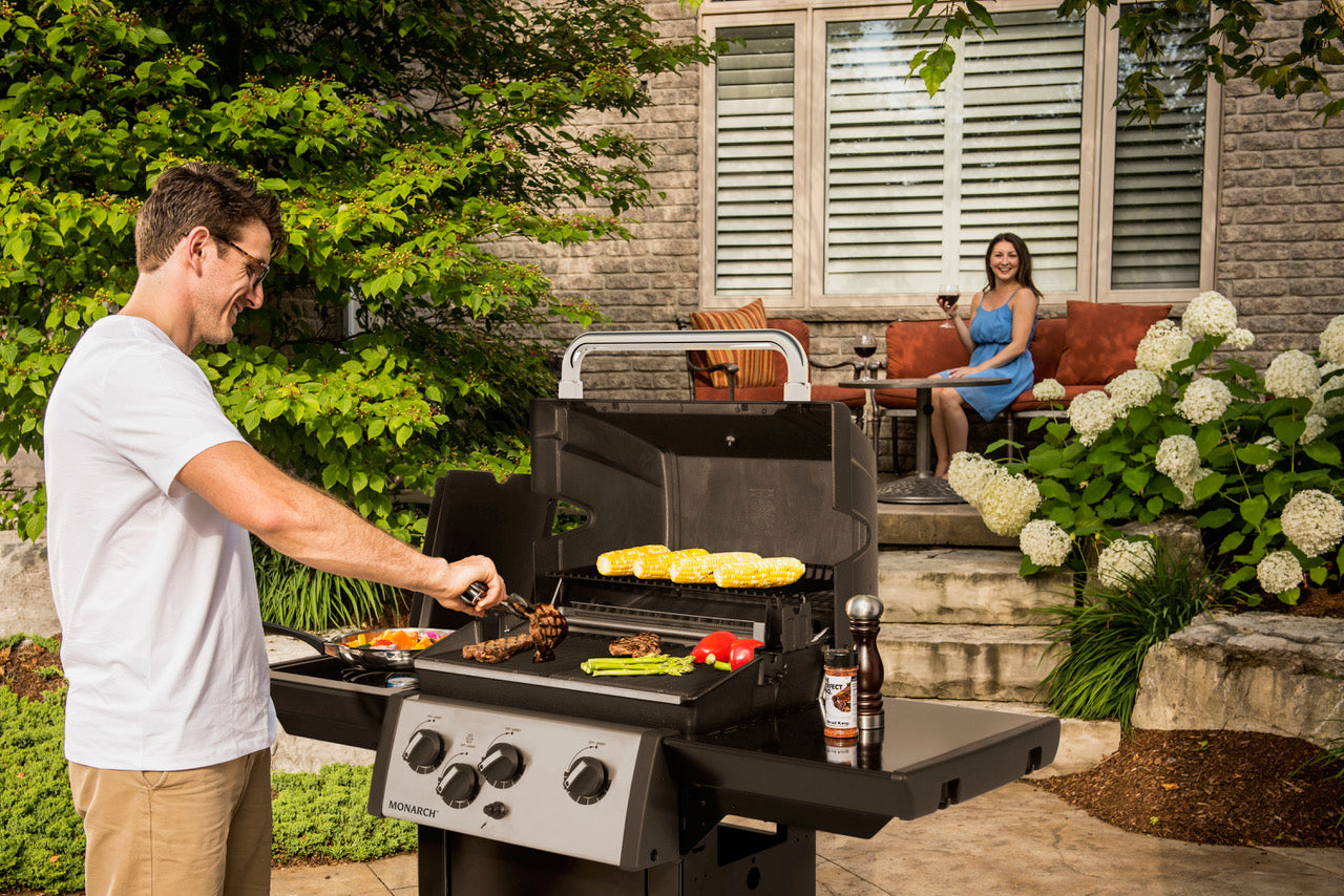 Broil Monarch Series Gas Grill — Patio Palace