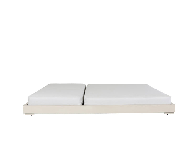 Lakeview Outdoor Daybed